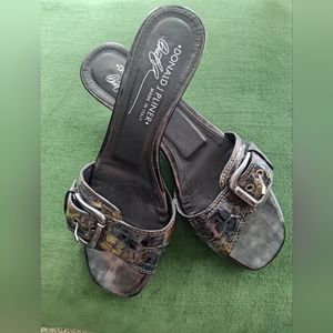 Sold🎀Donald J Pliner Heel Slides